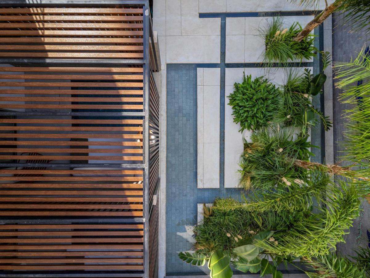 雅典 The Newel Psychiko酒店 外观 照片 The courtyard of the house