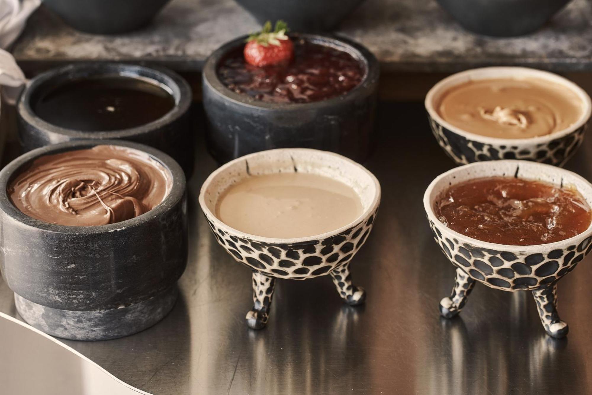 雅典 The Newel Psychiko酒店 外观 照片 Chocolate fondue